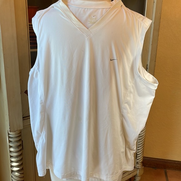 Nike 3 top bundle - Picture 7 of 9